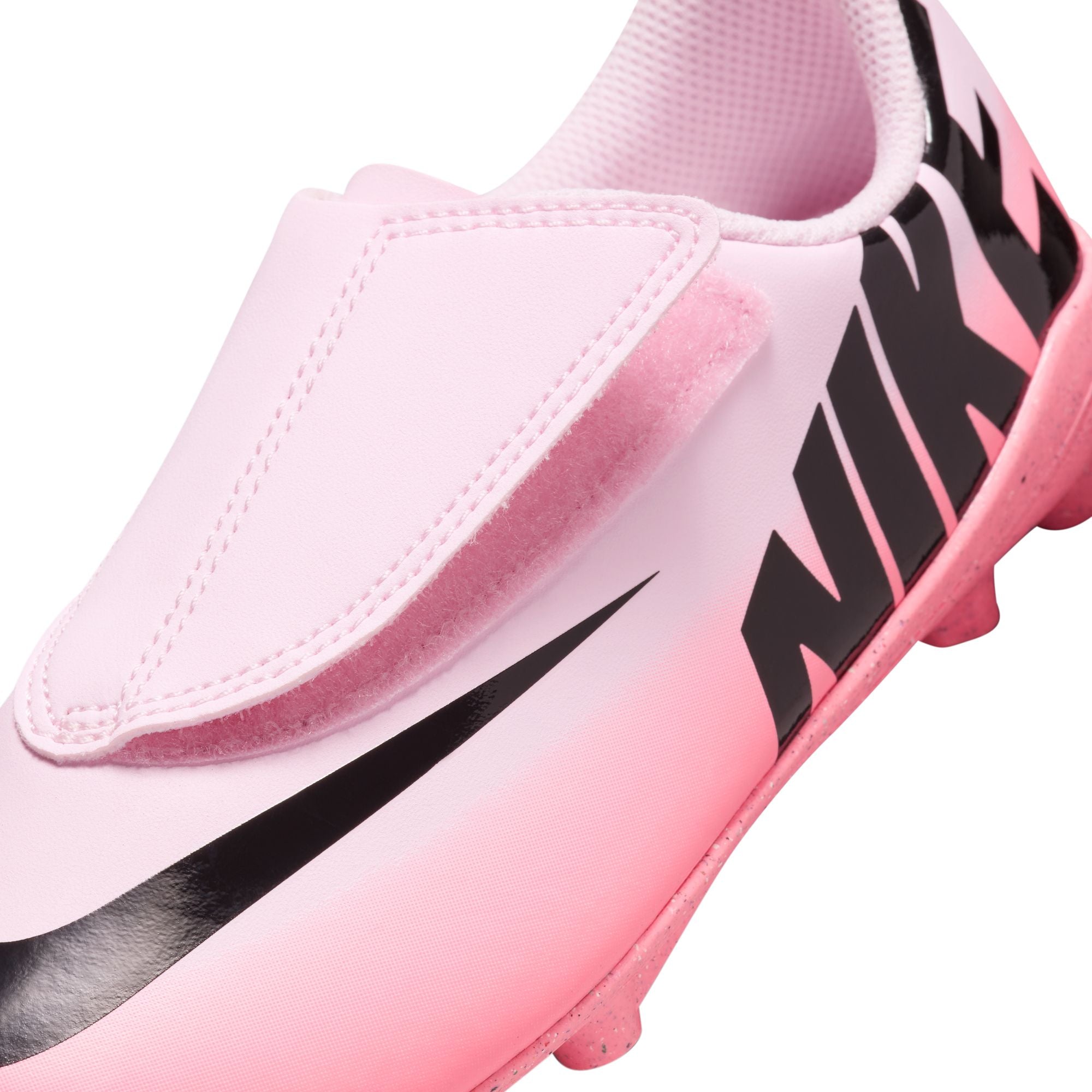 Nike Jr. Mercurial Vapor 15 Club Little Kids' Multi-Ground Low-Top Soccer Cleats