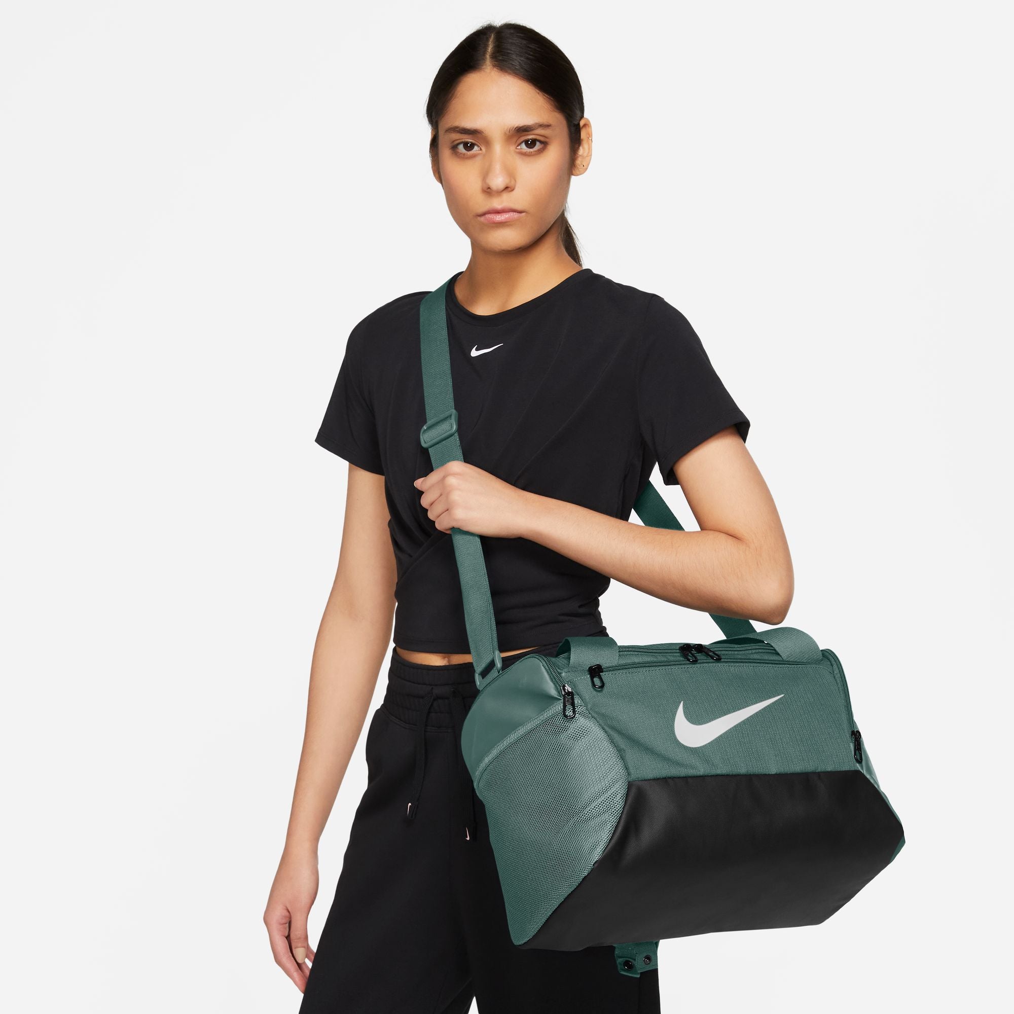 Nike weekend bag best sale