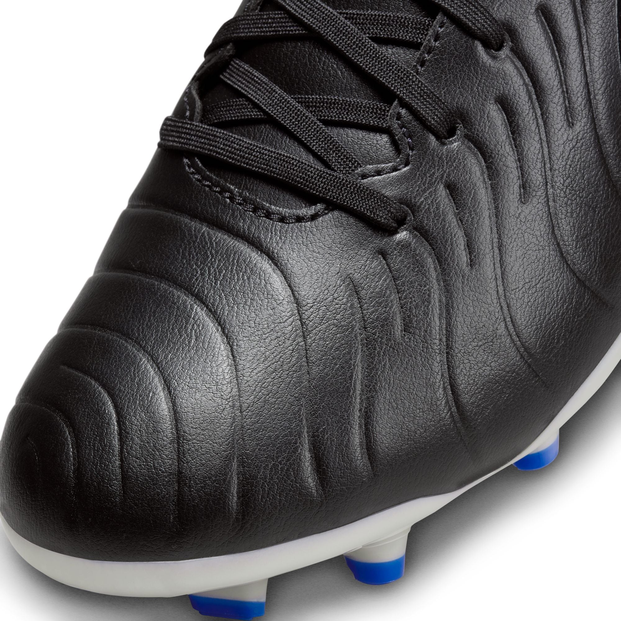 Nike Tiempo Legend 10 Club Multi-Ground Low-Top Soccer Cleats