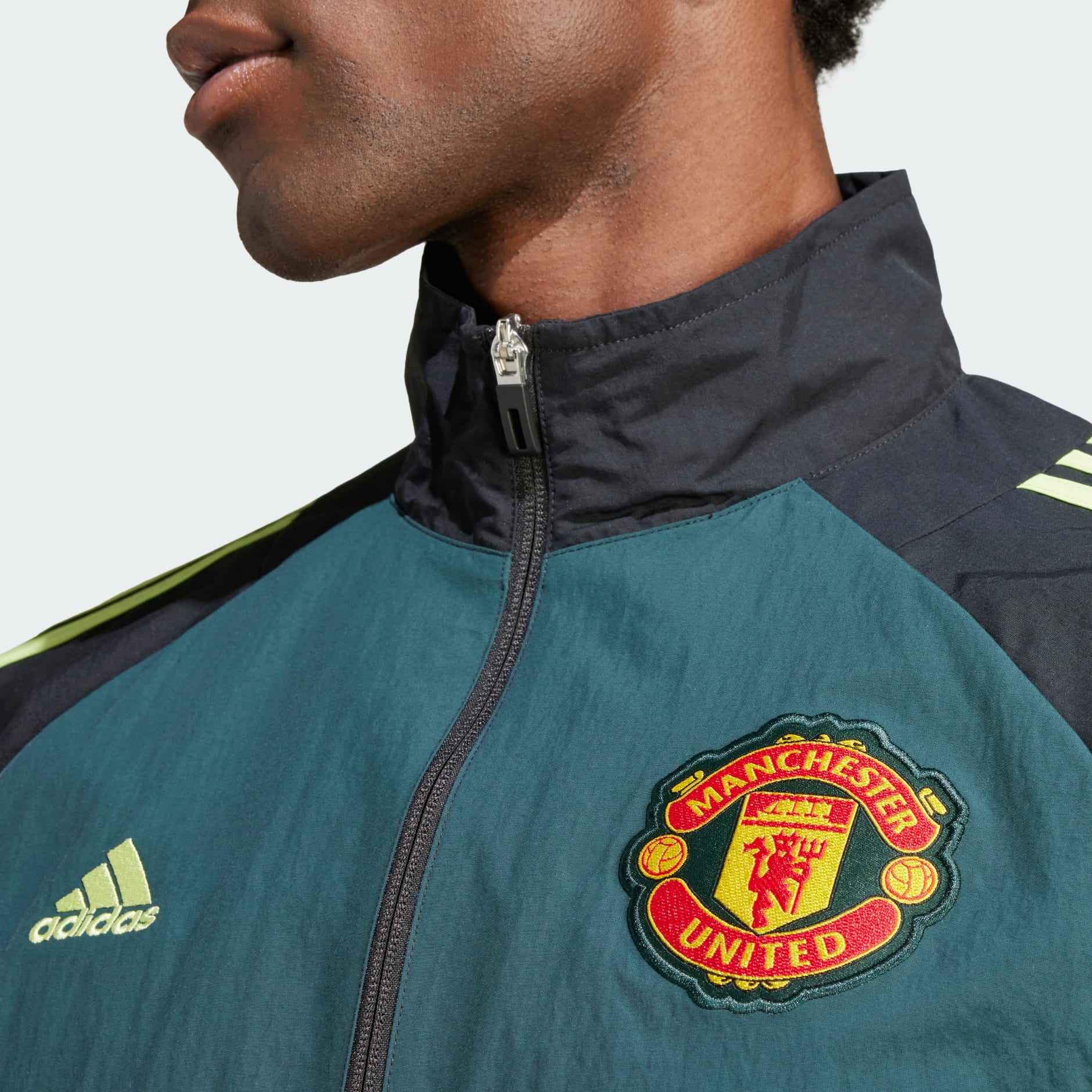 adidas MANCHESTER UNITED WOVEN TRACK TOP