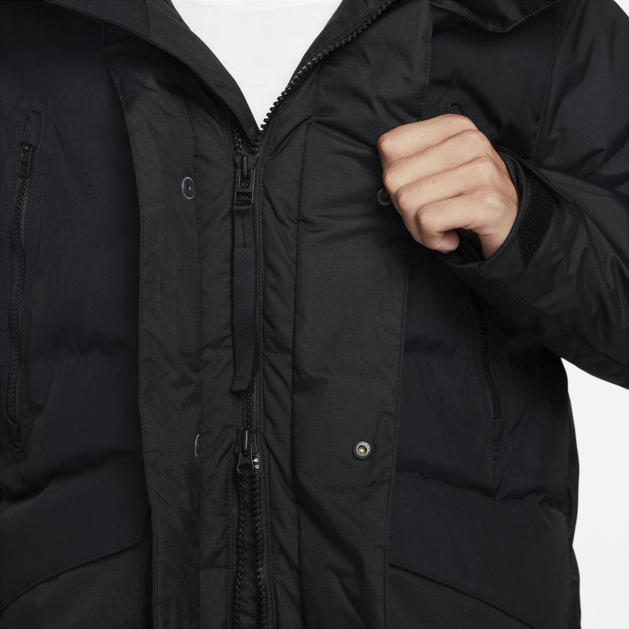 Nike Sportswear Storm-FIT City Series Men's Hooded Jacket.