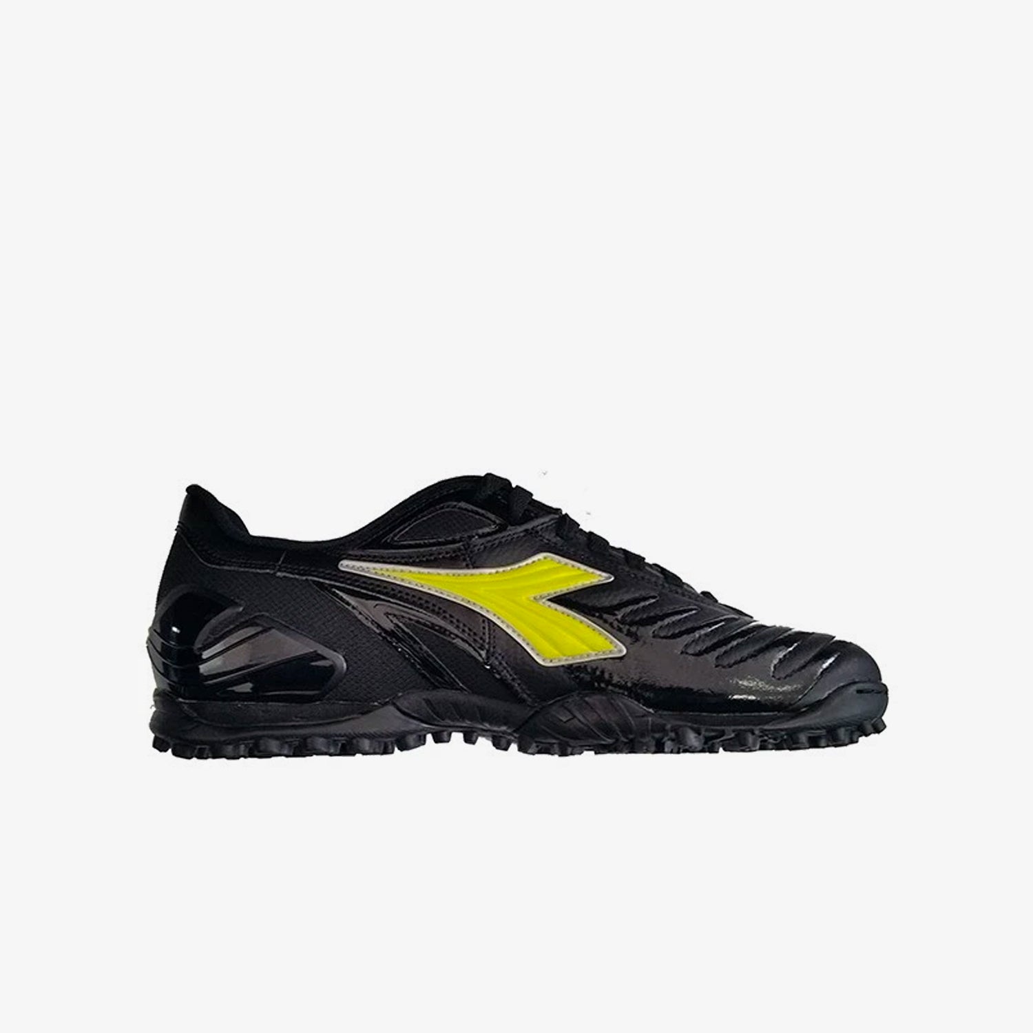 Diadora maracana deals turf