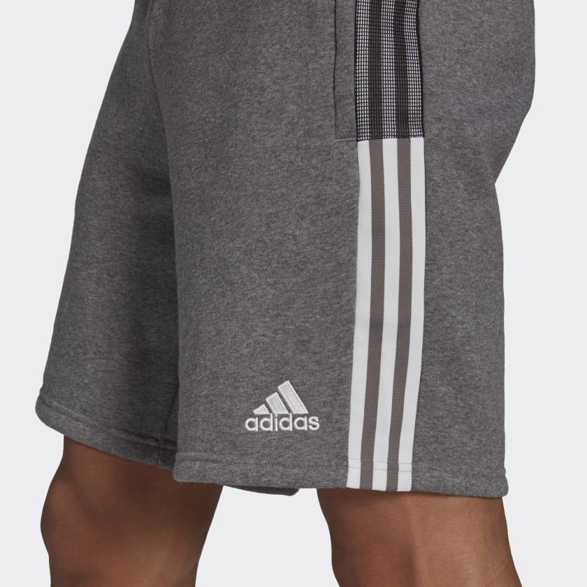 TIRO 21 SWEAT SHORTS